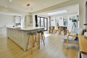 Kitchen/breakfast room- click for photo gallery